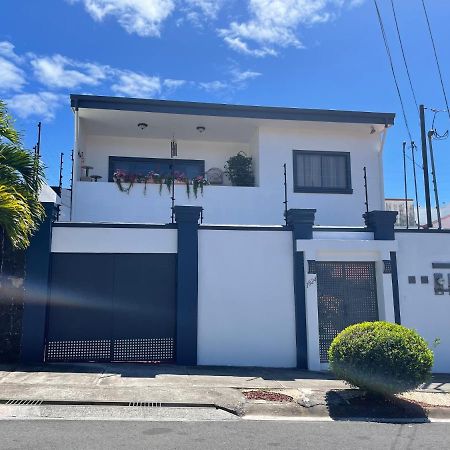 شقة Alicia'S Place 10 Min From Airport ألاخويلا المظهر الخارجي الصورة