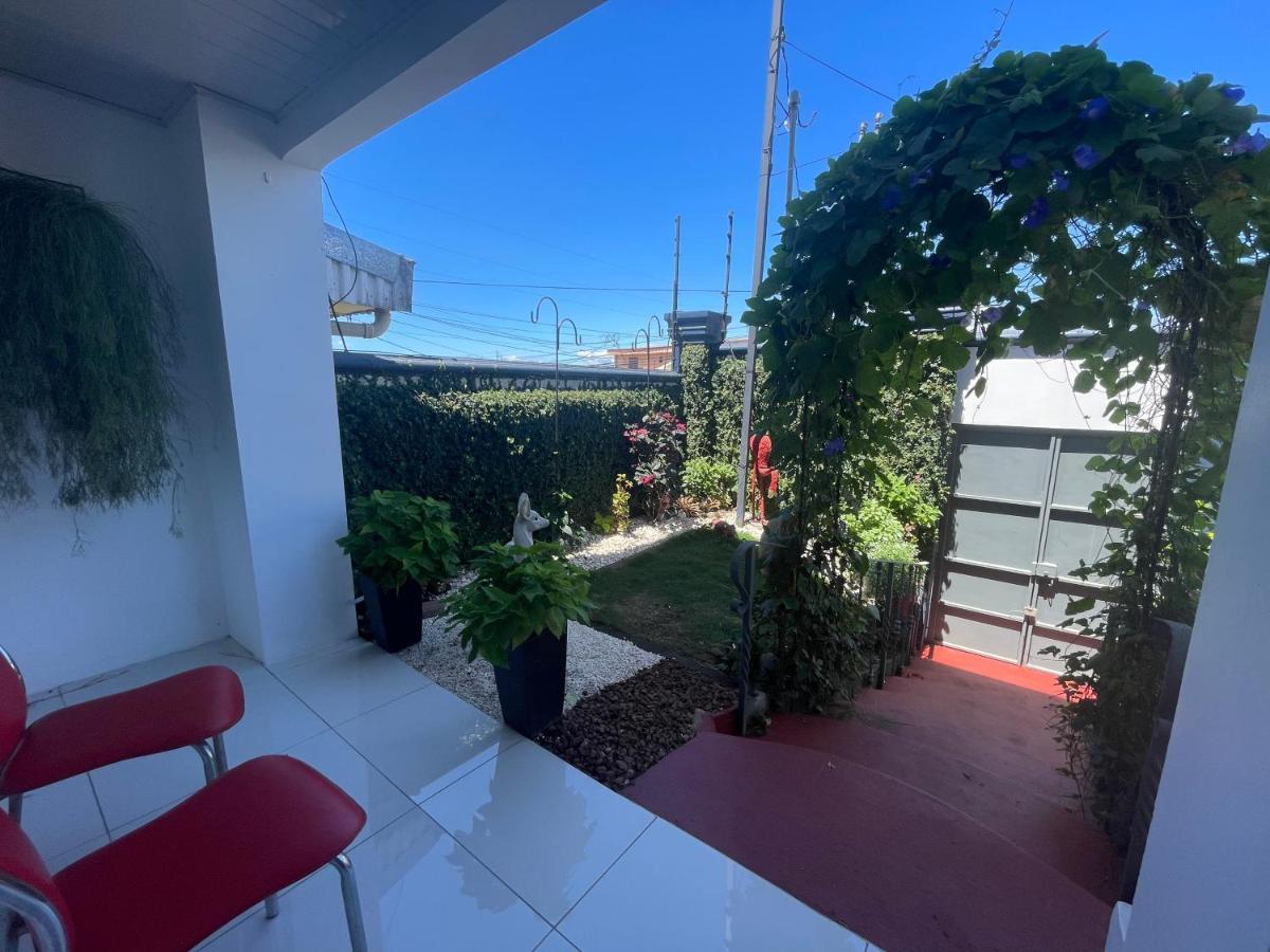 شقة Alicia'S Place 10 Min From Airport ألاخويلا المظهر الخارجي الصورة
