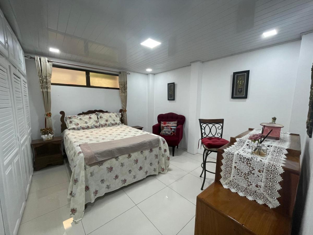 شقة Alicia'S Place 10 Min From Airport ألاخويلا المظهر الخارجي الصورة